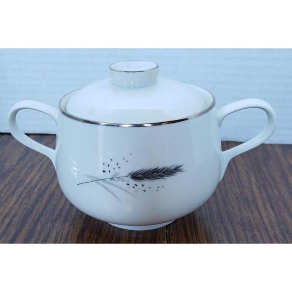 Ceres Coupe by Easterling Sugar Bowl With Lid White and Silver Wheat Vintage MCM - Picture 1 of 6